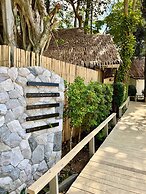 Twin Bay Resort
