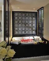 Sareeraya Villas & Suites