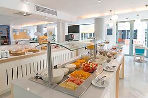 Alia Beach Hotel