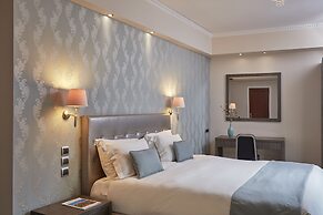 AVA Hotel & Suites