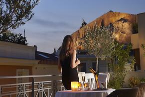AVA Hotel & Suites