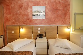 Hotel Socrates