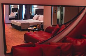 Pines Hotel
