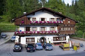 Hotel Al Larin