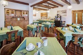 Hotel Al Larin