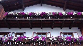 Hotel Al Larin