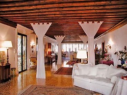 At Home A Palazzo