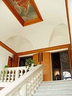 At Home A Palazzo