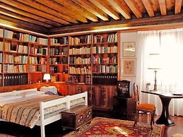 At Home A Palazzo