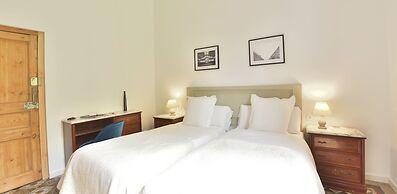 Hostal Girona