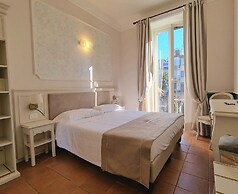 Charly Hotel