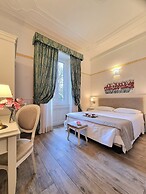 Charly Hotel