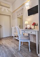 Charly Hotel