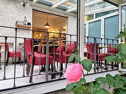 Charly Hotel