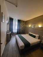 Empire Hotel