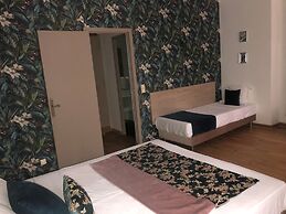 Empire Hotel