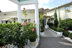 Cottage Hotel