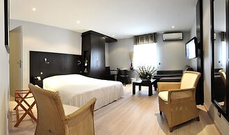 Cottage Hotel
