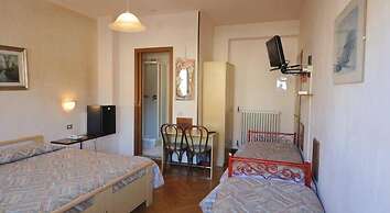 Hotel Elena