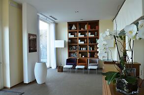 Rota Suites