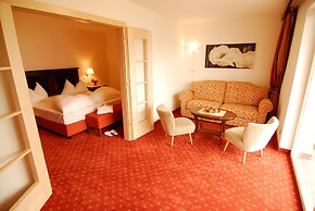 Mirabell Alpine Garden Resort