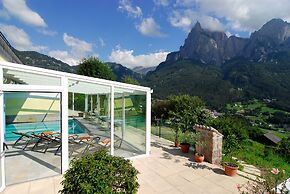 Mirabell Alpine Garden Resort