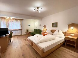 Mirabell Alpine Garden Resort