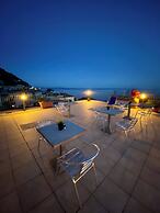 Riviera B&B Rooms and Apartament SEA-VIEW
