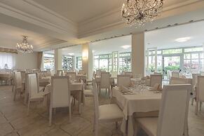 Hotel Athena