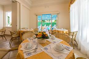 Hotel Athena