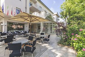 Hotel Athena