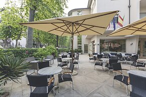 Hotel Athena