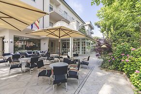 Hotel Athena