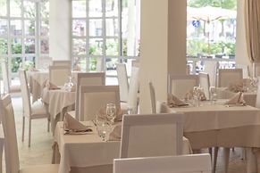 Hotel Athena