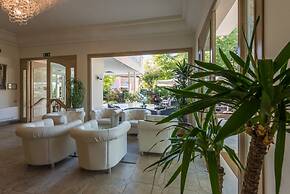 Hotel Athena
