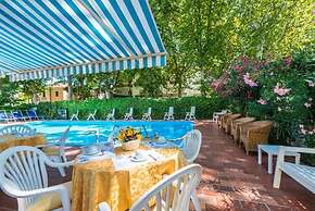 Hotel Athena