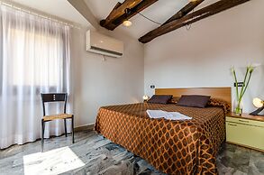 Venice Apartments