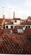 Venice Apartments