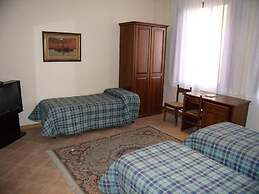 Hotel Savoia E Campana
