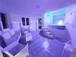 Paco Residence