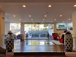Santa Cruz Village Hotel