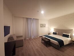 Santa Cruz Village Hotel