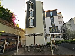 Santa Cruz Village Hotel