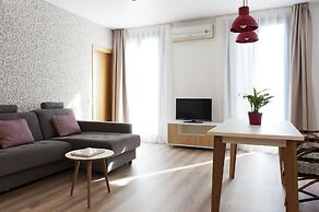 MH Apartments S. Familia