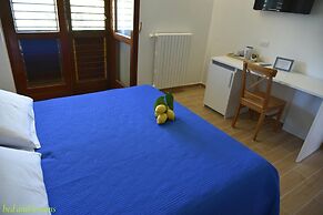 Bed and Lemons