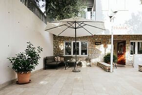 Aparthotel Pharia