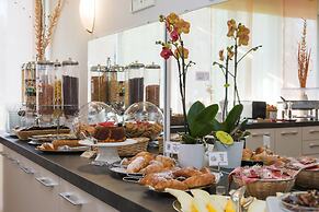 Ambassador Suite Hotel