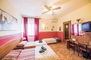 Aurora Rooms