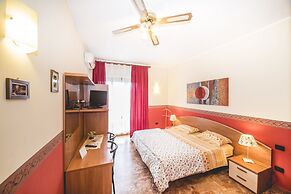 Aurora Rooms