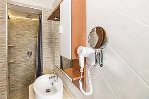 Aurora Rooms